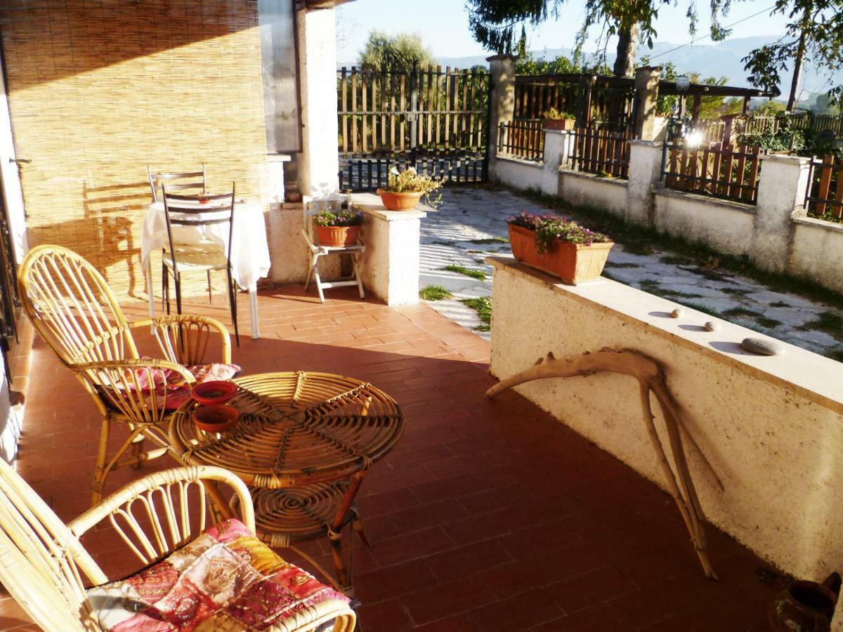 B&B Colle Di Terria Country House Contigliano Buitenkant foto